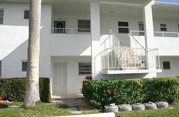 1st image of 2570 Banyan Rd APT 4