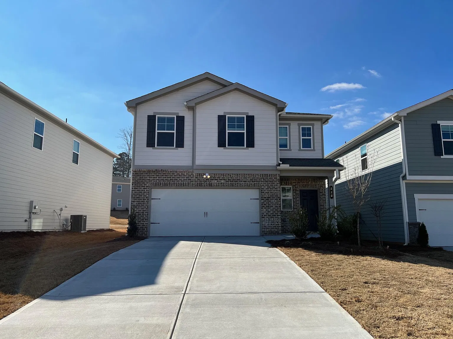 4 bed, 2.5 bath, 1822 sqft, $1,900 — Photo 1