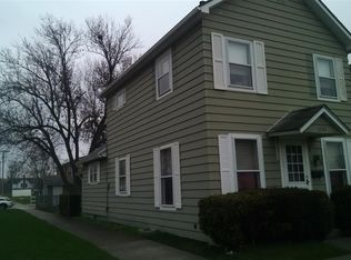 1721 N 2nd St, Clinton, IA 52732