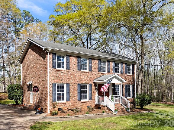 4th image of 3180 Pinetuck Ln