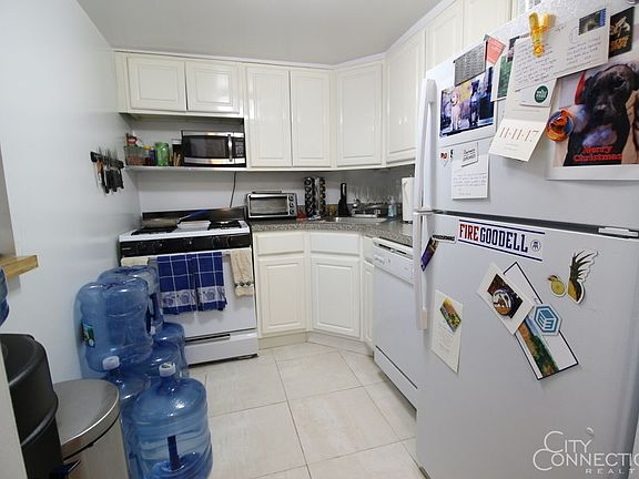 4th image of 325 E 64th St APT 510