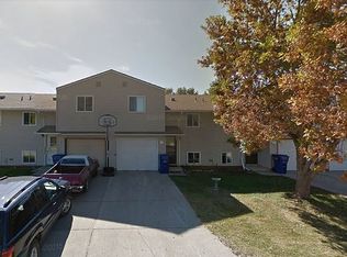 711 Cypress Dr, Beulah, ND 58523