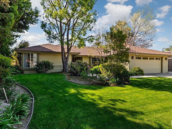2nd image of 9413 Laurel Oak Way