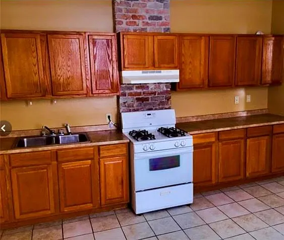 2 bed, 1.0 bath, 900 sqft, $1,000 — Photo 2