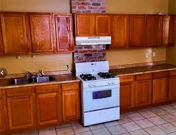 2nd image of 1211 Gallier St