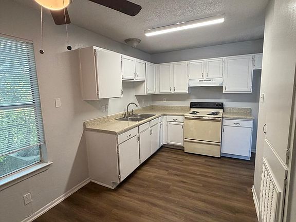 2nd image of 4236 Commercial Ave #2