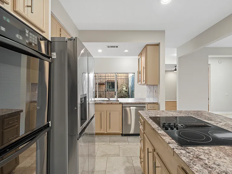 2231 Jamara Ln — Photo 7