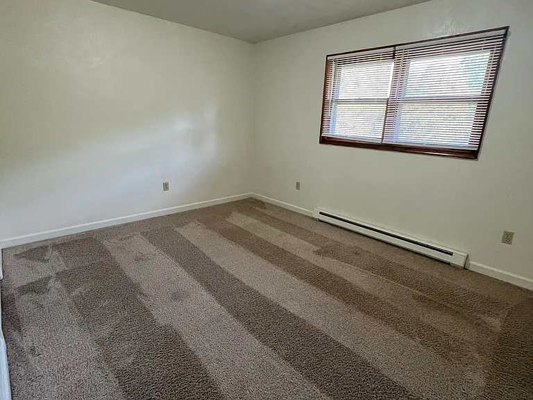 Apartment Heights — Photo 21