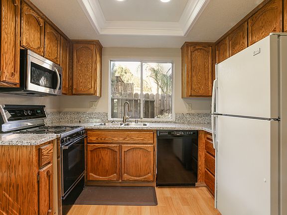2nd image of 1429 Everett Way