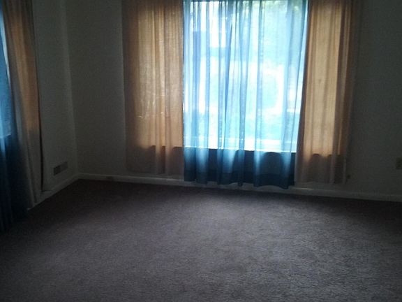 5th image of 3305 Grimsby Pl