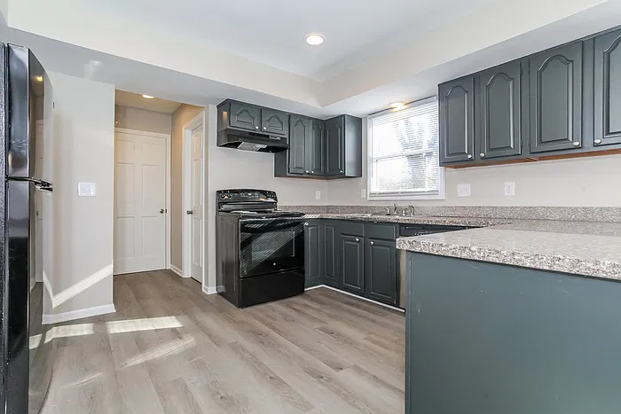 4 bed, 3.5 bath, 3040 sqft, $2,995 — Photo 4