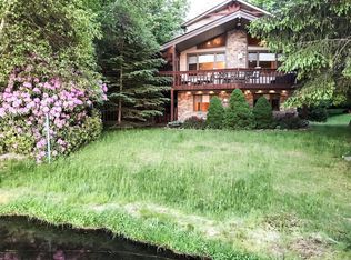 1125 Cherokee Dr, Pocono Lake, PA 18347