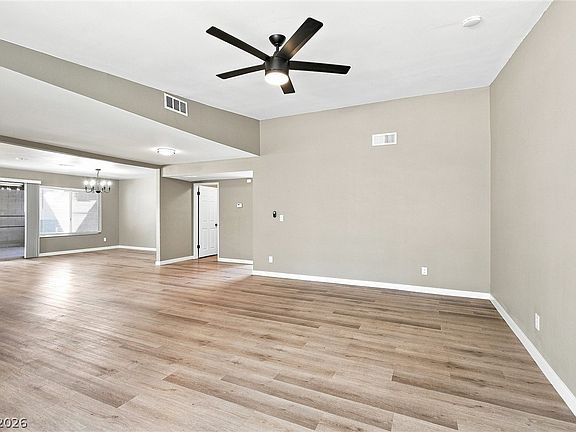 5th image of 4005 Ridgewood Ave