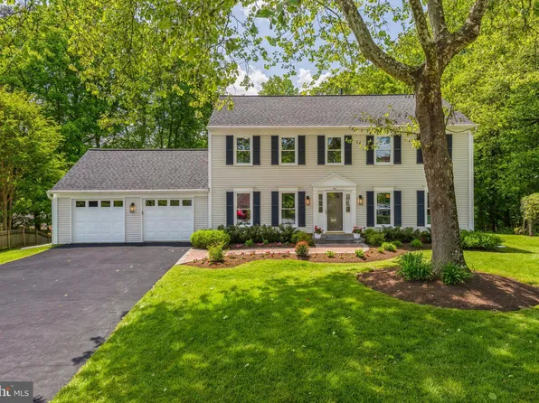 1 Serpentine Ct, Silver Spring, MD 20904