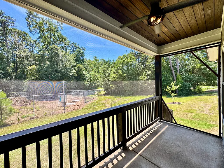Screened-In Back Porch - 13'5"x4'11"