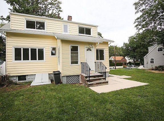 4th image of 48 Englewood Ave