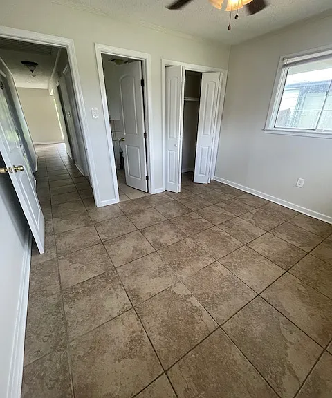 4550 Lancelot Dr — Photo 8