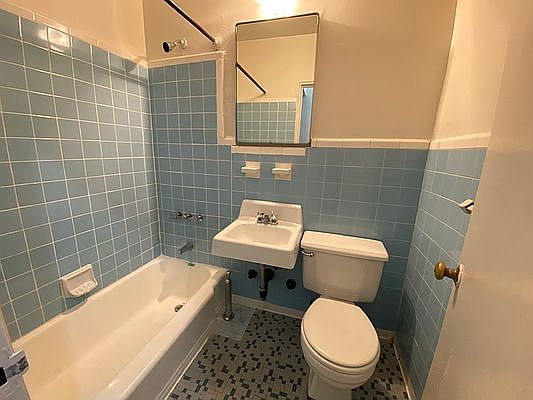 4th image of 128 E 84th St APT 3B