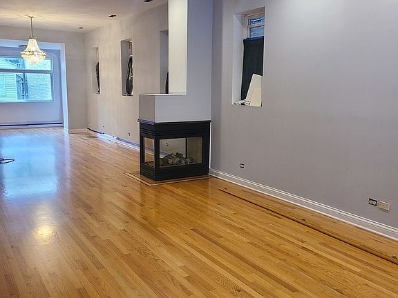 2nd image of 2032 W Chicago Ave