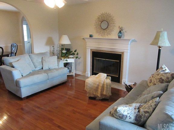 2nd image of 1092 Black Walnut Dr