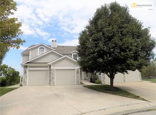 1235 NW Hidden Ridge Cir, Blue Springs, MO 64015