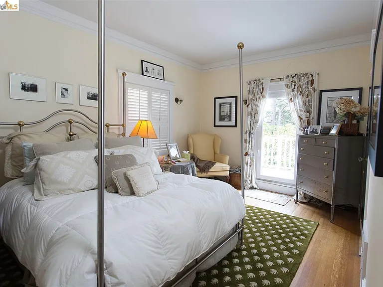 16 Craig Ave — Photo 16