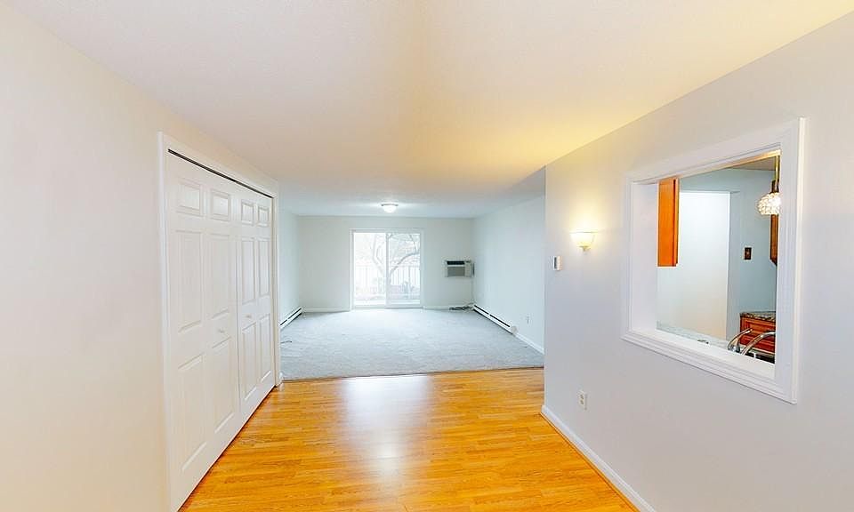 1st image of 36 Greentree Ln APT 19