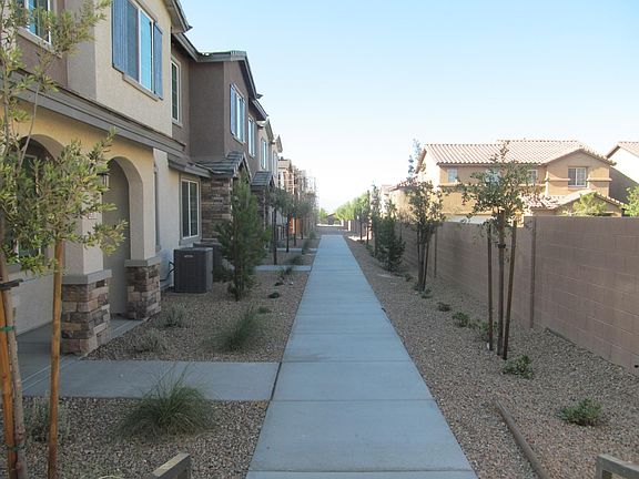 3rd image of 20 Barbara Ln Building 5-26