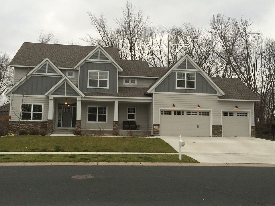 Quiet neighborhood with tons of privacy.