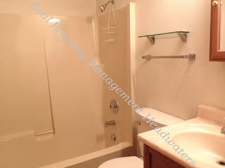 2552 Heritage Dr — Photo 15
