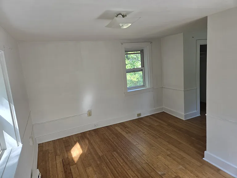bedroom, second view