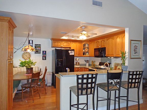 3rd image of 219 Essex St