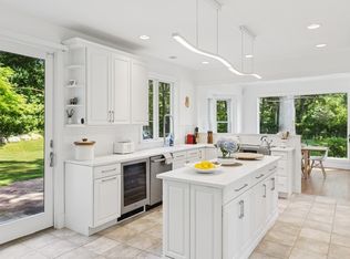 43 Lake Dr, Shelter Island, NY 11964