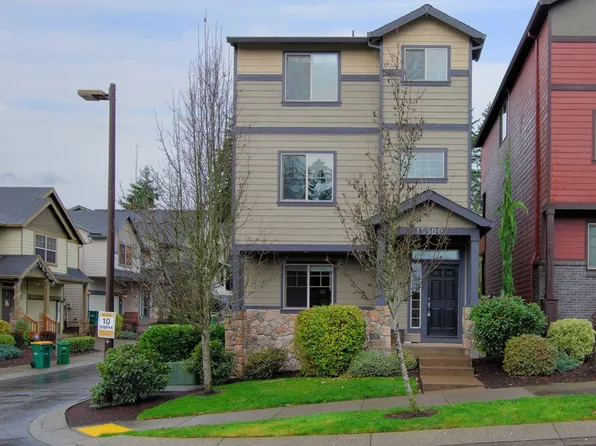 15500 SW Stone Ridge Cir, Beaverton, OR 97007