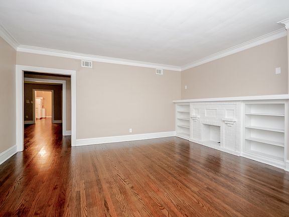5th image of 2433 W Fargo Ave #1