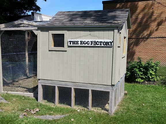 4th image of 605 Lasalle St