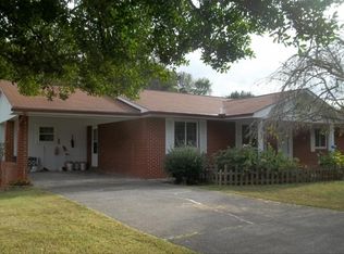 717 Old Stage Rd, Surgoinsville, TN 37873