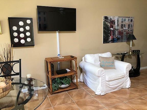 Dining area/living room.