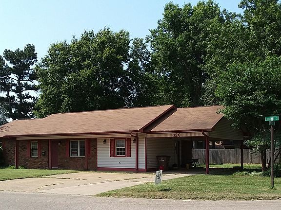 2nd image of 320 Lawson Ave E