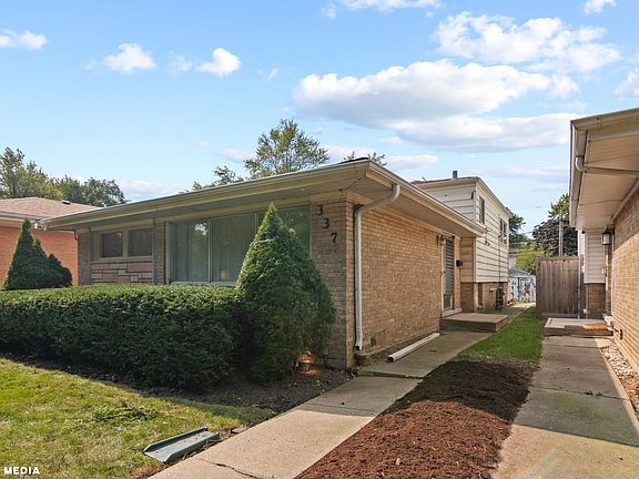 2nd image of 337 Leclaire Ave