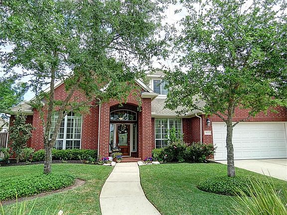 2nd image of 1923 Silver Brook Ln