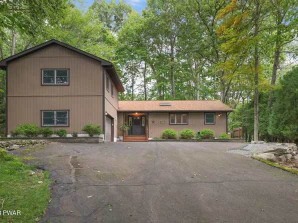184 Yacht Club Dr, Greentown, PA 18426