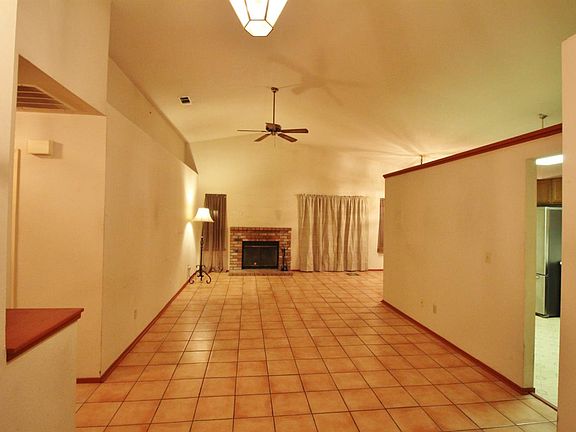 2nd image of 3805 Buckthorn Ln