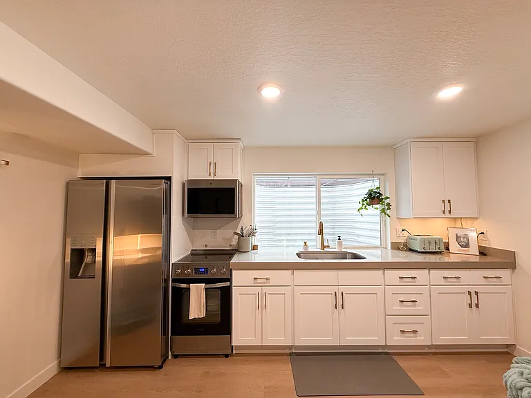 1802 W Drake Ln — Photo 27