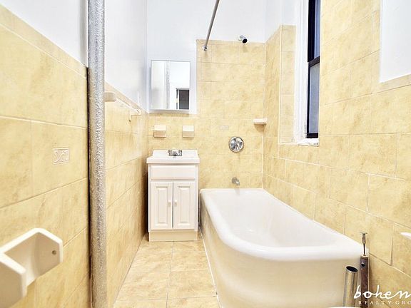 5th image of 3138 Bailey Ave APT 1C