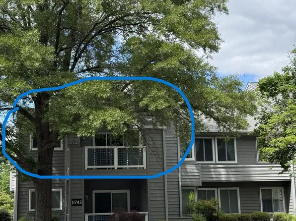11743 Summerchase Cir APT B, Reston, VA 20194