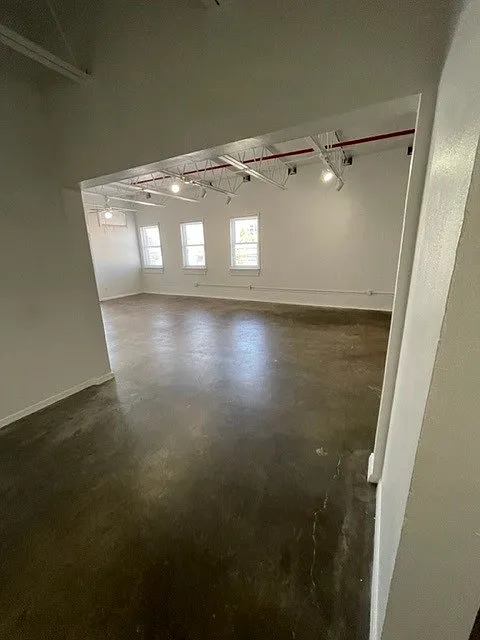 101 S Walton St — Photo 4
