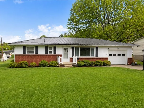 1870 Walnut St, Coshocton, OH 43812