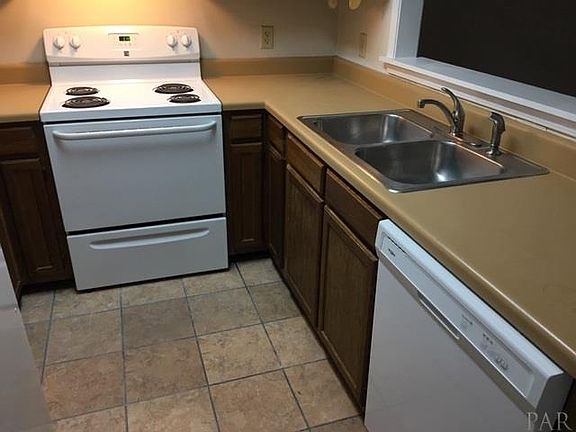 2nd image of 1327 Foxborough Dr