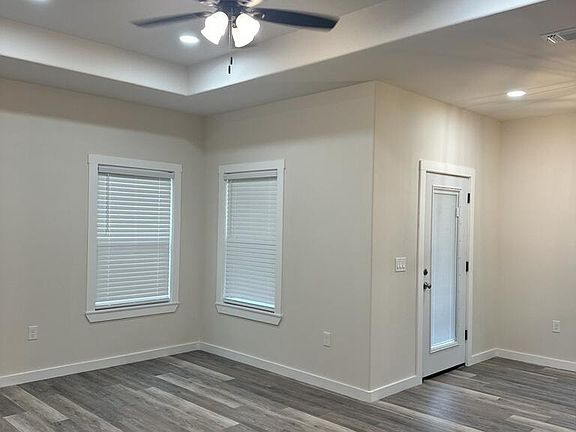 4th image of 213 Hemlock Rd